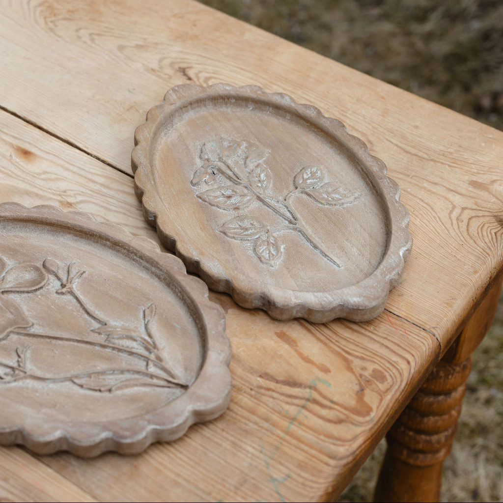 Wood Scalloped Wall Décor w/ Etched Botanicals