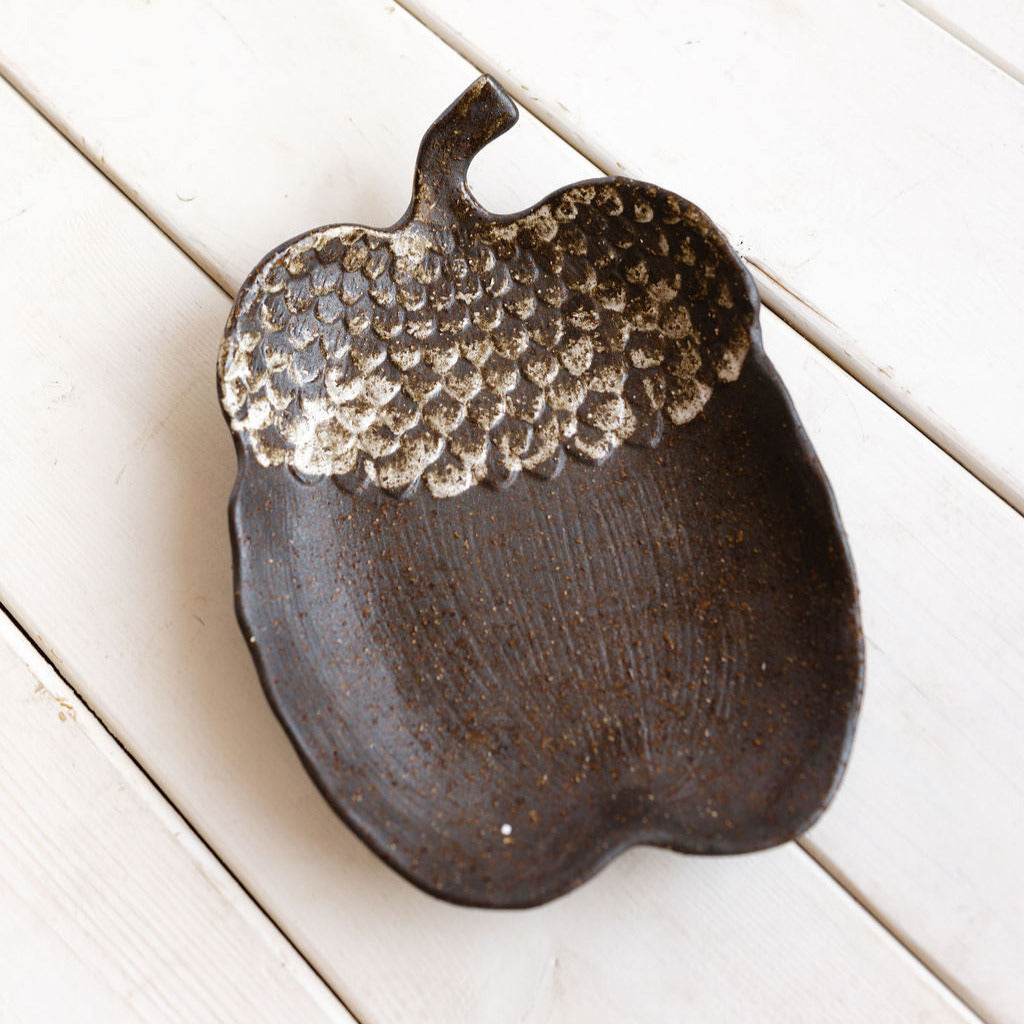 Stoneware Acorn Platter, Matte Brown