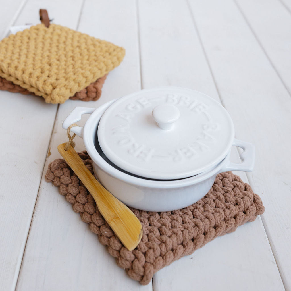 Brie Baker with Lid and Spreader