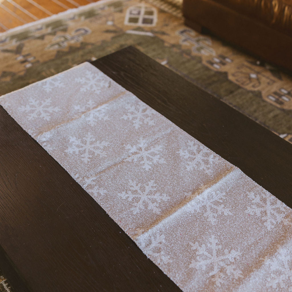 Woven Jacquard Table Runner with Snowflake Pattern